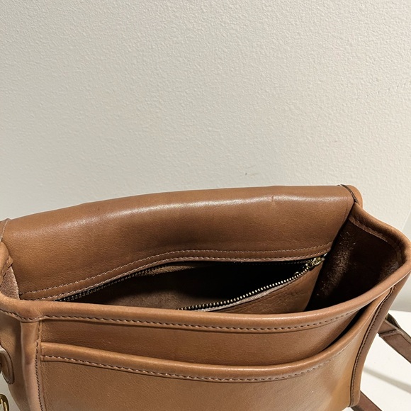 RARE Vintage Coach Court Bag in Burnished Glove Tan Leather - Picture 6 of 16